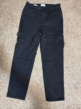Universal Thread Women's High Rise 90s Straight-Leg Cargo Jeans in Black